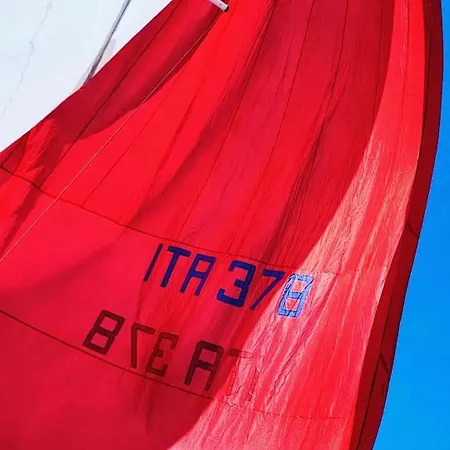 Stay & Sail - Apartment Torri Del Benaco Buitenkant foto