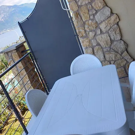 Stay & Sail - Apartment Torri Del Benaco Buitenkant foto